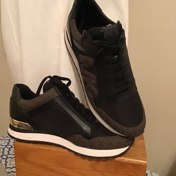 🔥Best offers, NWOT, Michael, Michael Kors, size 8.5M - Picture 2 of 6